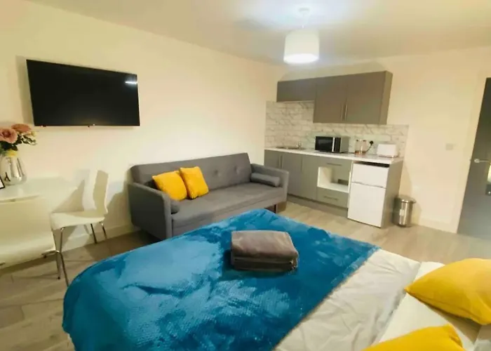 Roomello Luxury City Studios